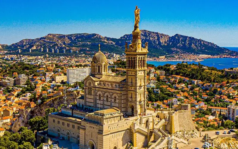 Notre-Dame de la Garde et la rade de Marseille